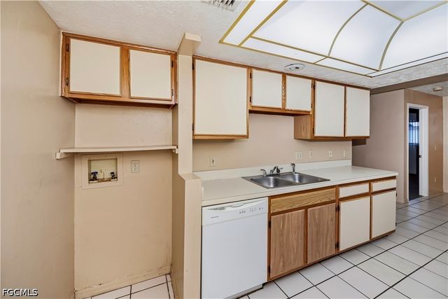 2620-2622 SE 16th PL, Cape Coral, FL 33904
