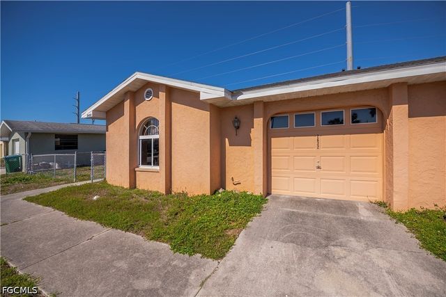 2620-2622 SE 16th PL, Cape Coral, FL 33904