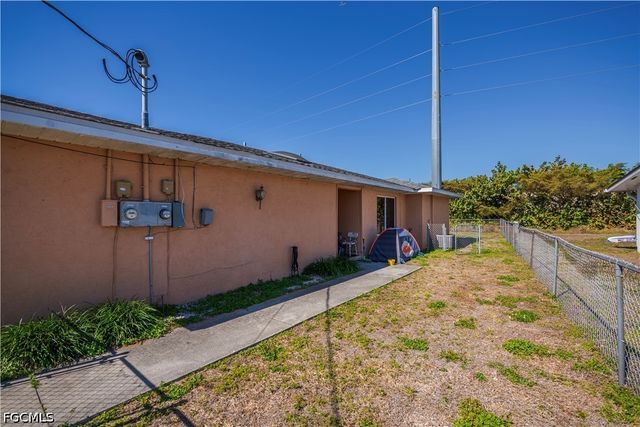 2620-2622 SE 16th PL, Cape Coral, FL 33904