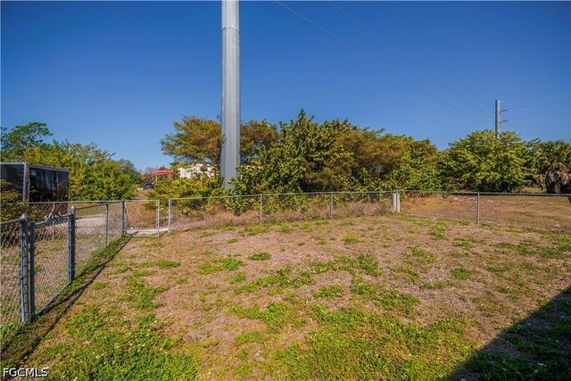 2620-2622 SE 16th PL, Cape Coral, FL 33904