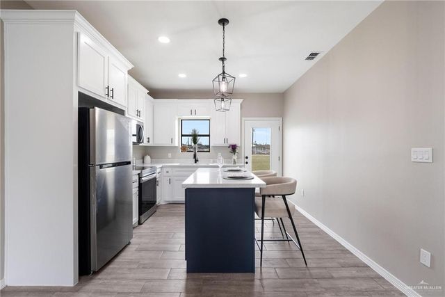 2261 Victoriano Street, Weslaco, TX 78596
