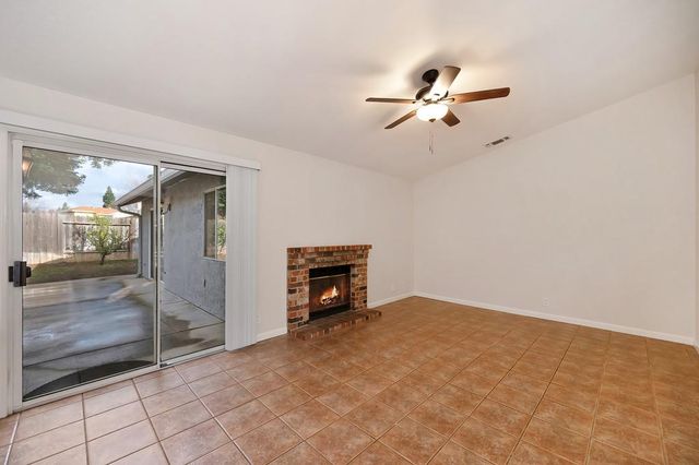 5943 Laguna Villa Way, Elk Grove, CA 95758