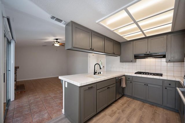 5943 Laguna Villa Way, Elk Grove, CA 95758