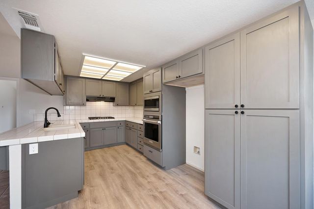 5943 Laguna Villa Way, Elk Grove, CA 95758