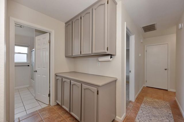 5943 Laguna Villa Way, Elk Grove, CA 95758