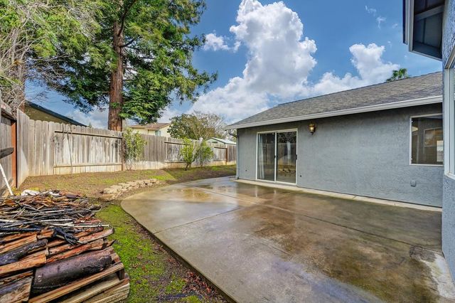 5943 Laguna Villa Way, Elk Grove, CA 95758