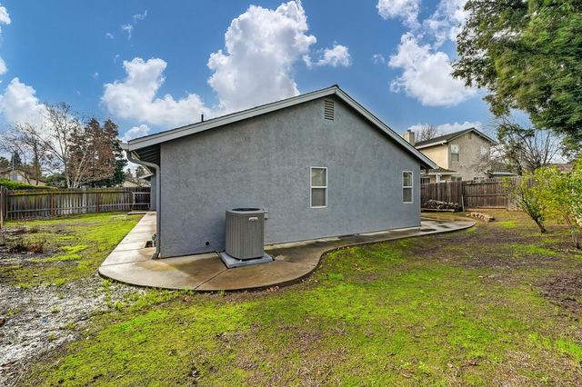 5943 Laguna Villa Way, Elk Grove, CA 95758