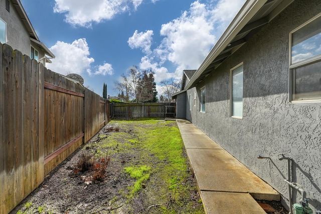 5943 Laguna Villa Way, Elk Grove, CA 95758