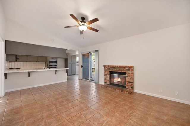 5943 Laguna Villa Way, Elk Grove, CA 95758