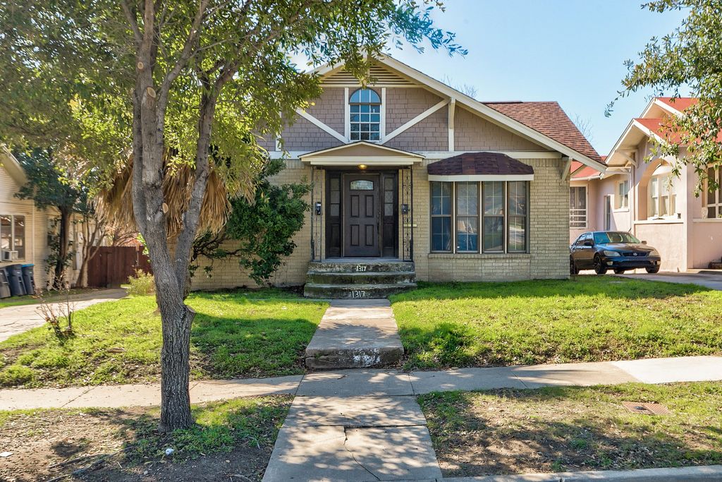 1317 Grand Avenue, Fort Worth, TX 76164
