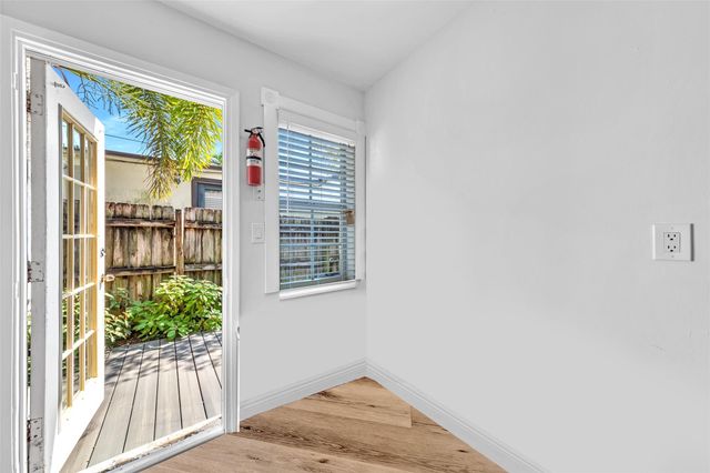 805 NE 17th Ave 4, Fort Lauderdale, FL 33304