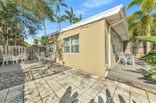 805 NE 17th Ave 4, Fort Lauderdale, FL 33304