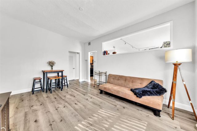 805 NE 17th Ave 4, Fort Lauderdale, FL 33304