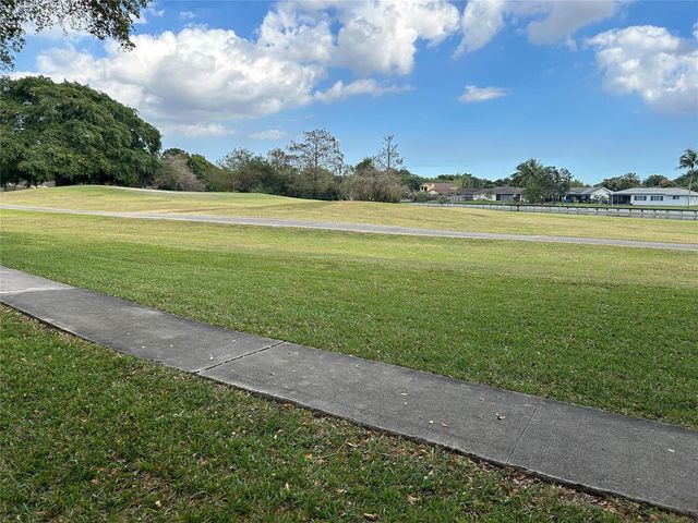 9080 Lime Bay Boulevard 305, Tamarac, FL 33312