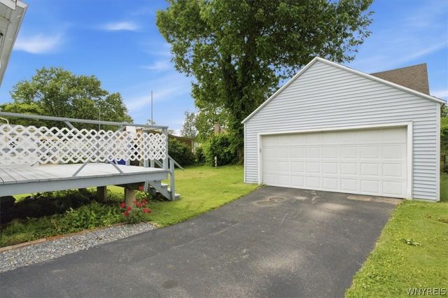 3662 6th Street, Hamburg, NY 14219
