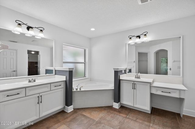 10133 DELPOINT Lane, Jacksonville, FL 32246
