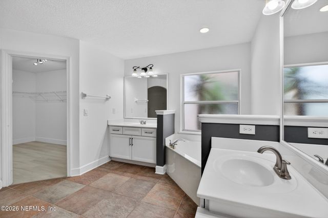 10133 DELPOINT Lane, Jacksonville, FL 32246