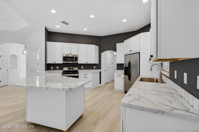 10133 DELPOINT Lane, Jacksonville, FL 32246