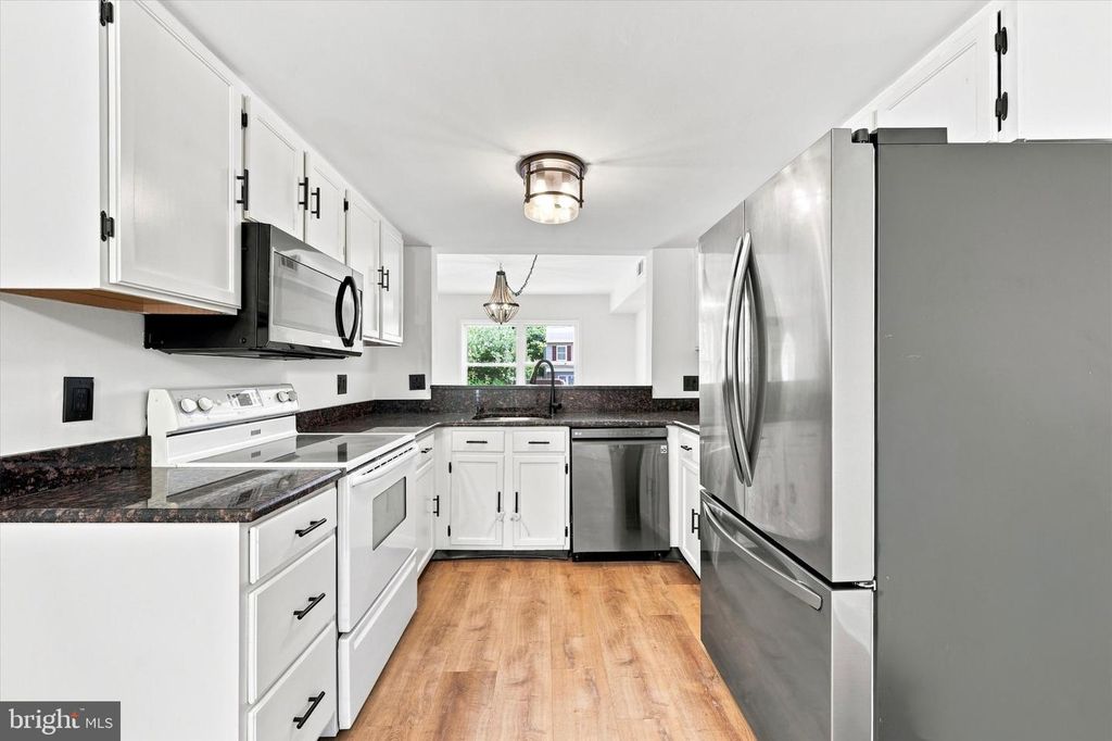 14 KINGSTON TER, ASTON, PA 19014 — photo 3