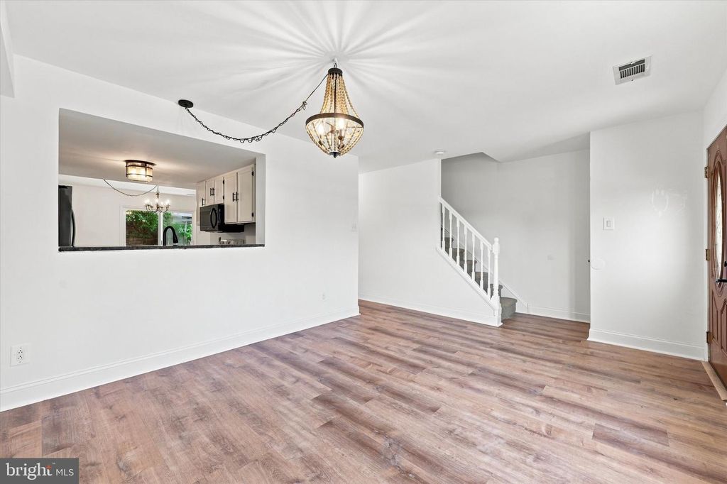 14 KINGSTON TER, ASTON, PA 19014 — photo 4