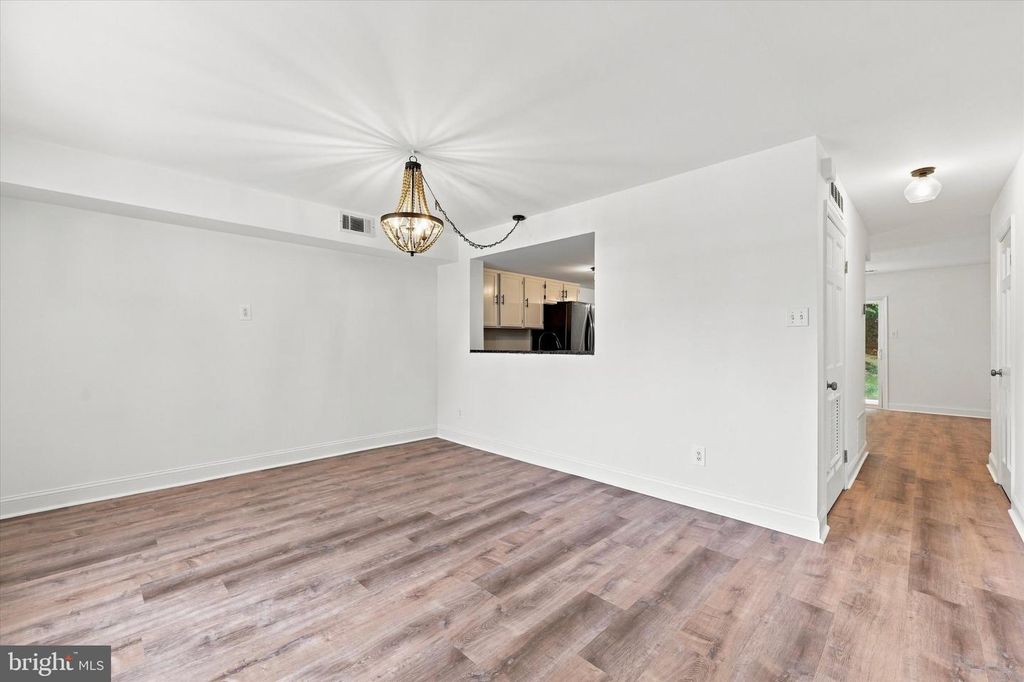 14 KINGSTON TER, ASTON, PA 19014 — photo 5