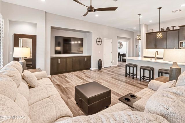 61216 E Shale Road, Oracle, AZ 85623