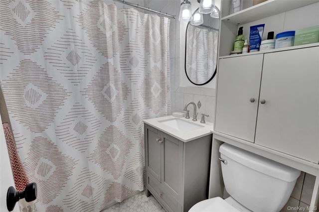 65 W Broadway 10A, Long Beach, NY 11561