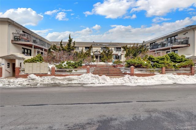 65 W Broadway 10A, Long Beach, NY 11561