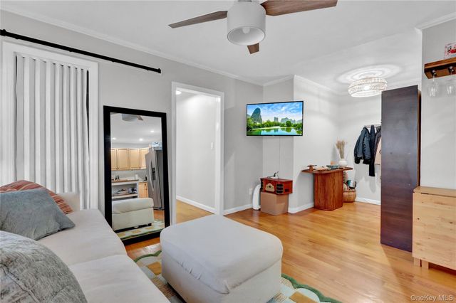 65 W Broadway 10A, Long Beach, NY 11561