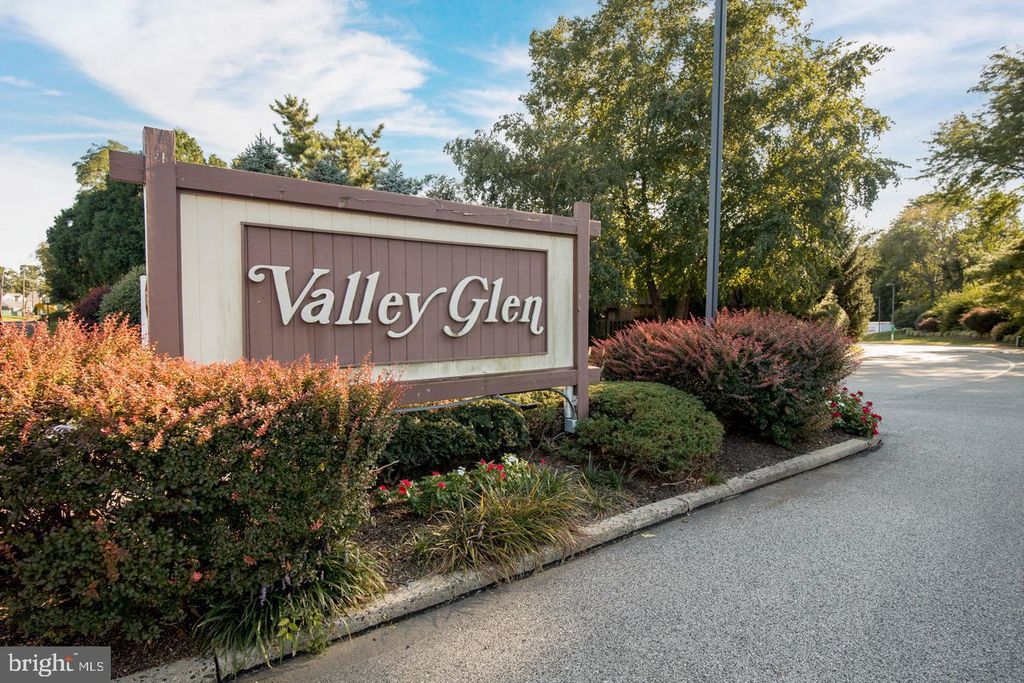 1202 VALLEY GLEN RD, Elkins Park, PA 19027