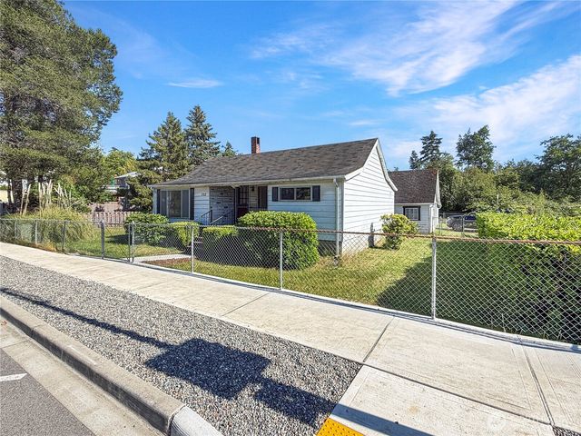 702 Martin Street, Steilacoom, WA 98388