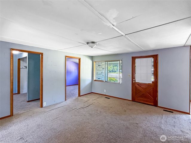 702 Martin Street, Steilacoom, WA 98388