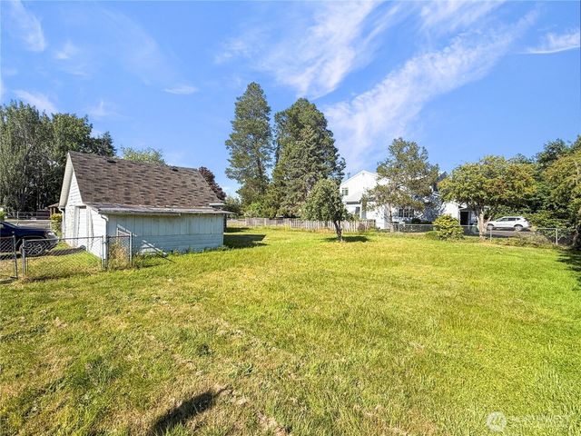 702 Martin Street, Steilacoom, WA 98388
