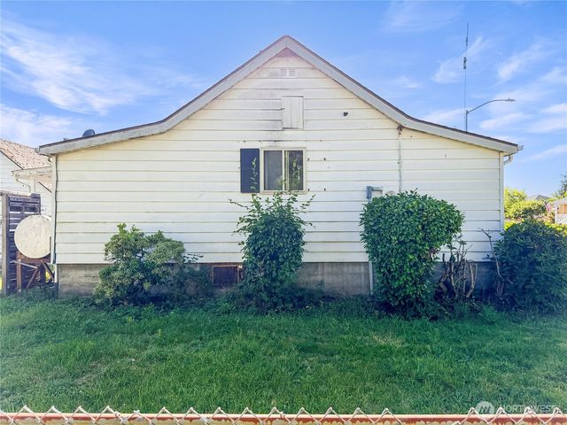 702 Martin Street, Steilacoom, WA 98388