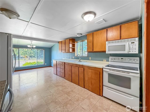 702 Martin Street, Steilacoom, WA 98388