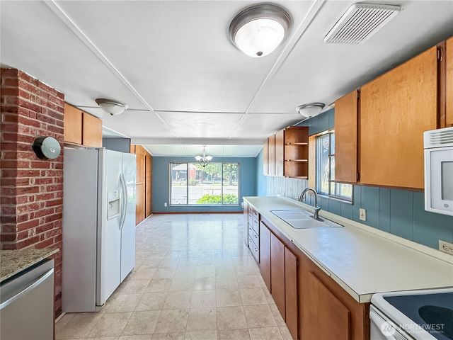 702 Martin Street, Steilacoom, WA 98388