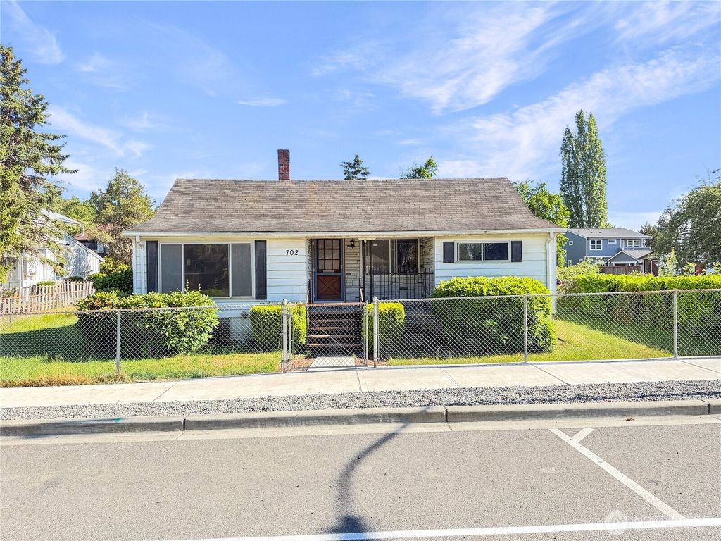 702 Martin Street, Steilacoom, WA 98388