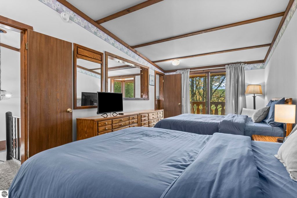 Image 10 of property listing at 6519 Schuss Mountain Lane # 512, Mancelona, MI 49659