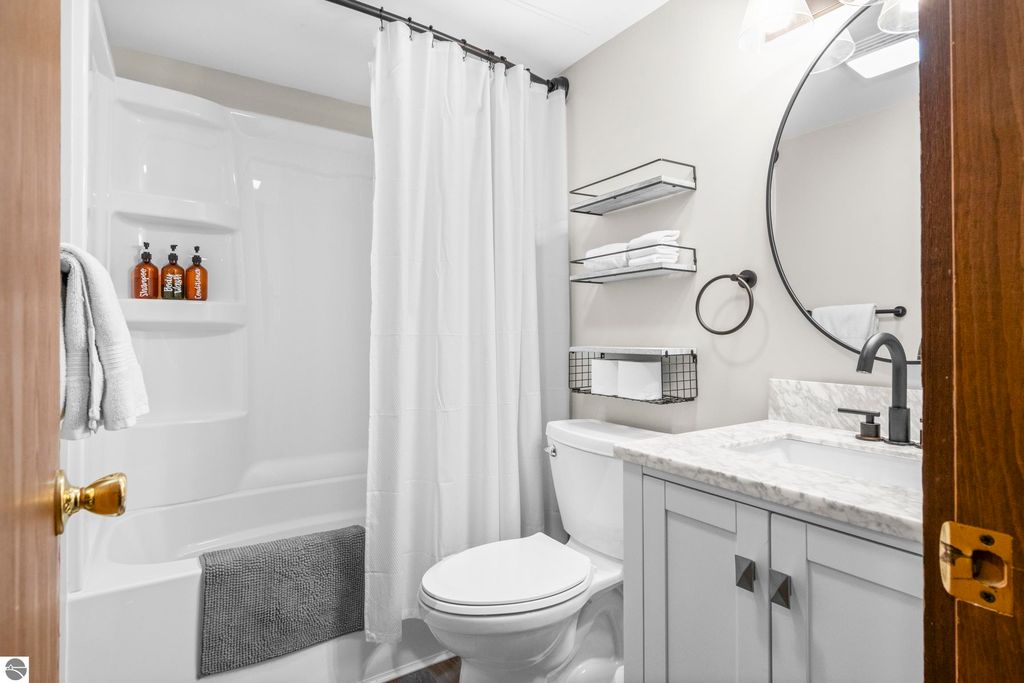 Image 12 of property listing at 6519 Schuss Mountain Lane # 512, Mancelona, MI 49659