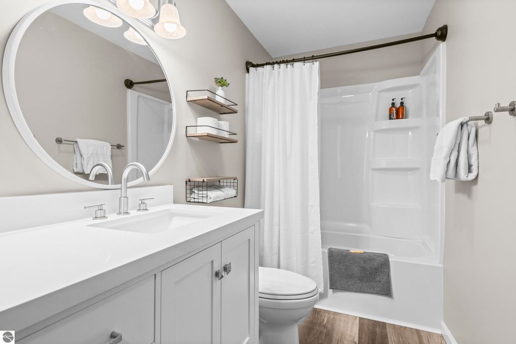 Image 13 of property listing at 6519 Schuss Mountain Lane # 512, Mancelona, MI 49659