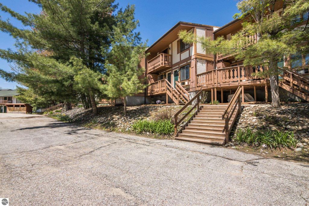 Image 17 of property listing at 6519 Schuss Mountain Lane # 512, Mancelona, MI 49659