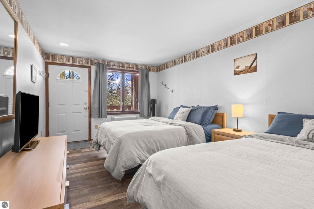 Image 8 of property listing at 6519 Schuss Mountain Lane # 512, Mancelona, MI 49659