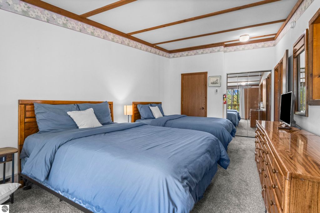 Image 9 of property listing at 6519 Schuss Mountain Lane # 512, Mancelona, MI 49659