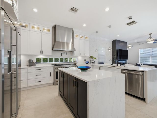 9517 Equus Circle, Boynton Beach, FL 33472