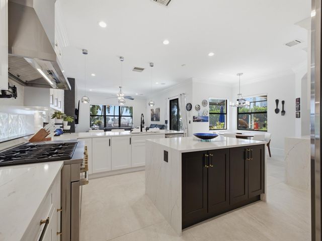 9517 Equus Circle, Boynton Beach, FL 33472