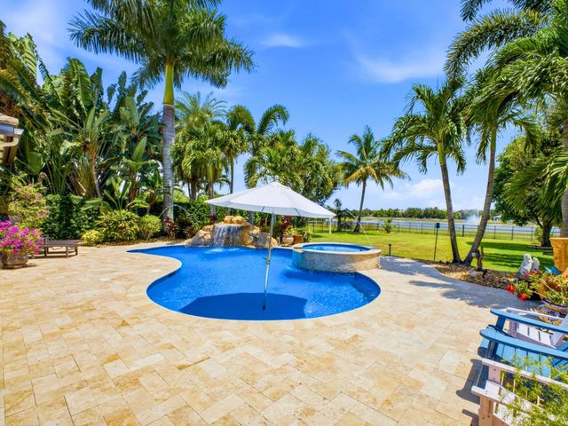 9517 Equus Circle, Boynton Beach, FL 33472