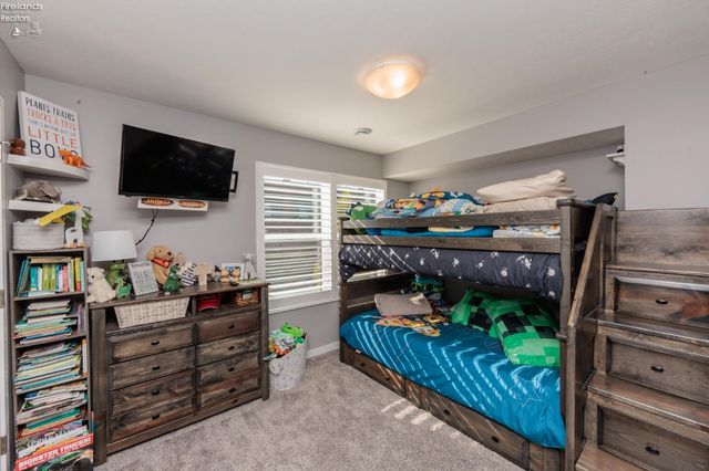 W 415 Water Street, Sandusky, OH 44870