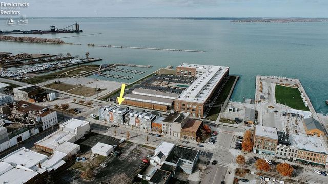 W 415 Water Street, Sandusky, OH 44870