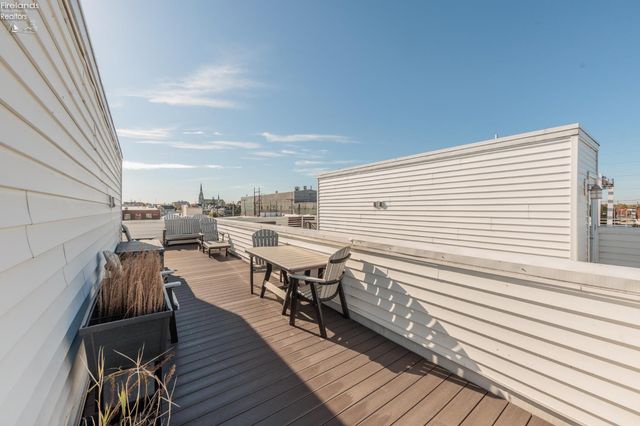 W 415 Water Street, Sandusky, OH 44870