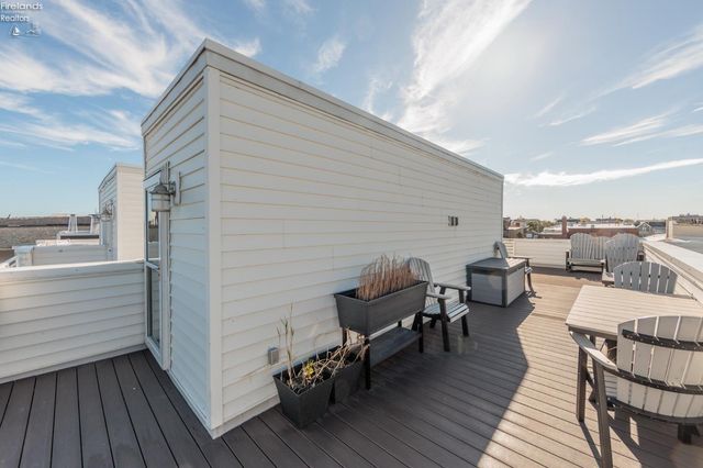 W 415 Water Street, Sandusky, OH 44870